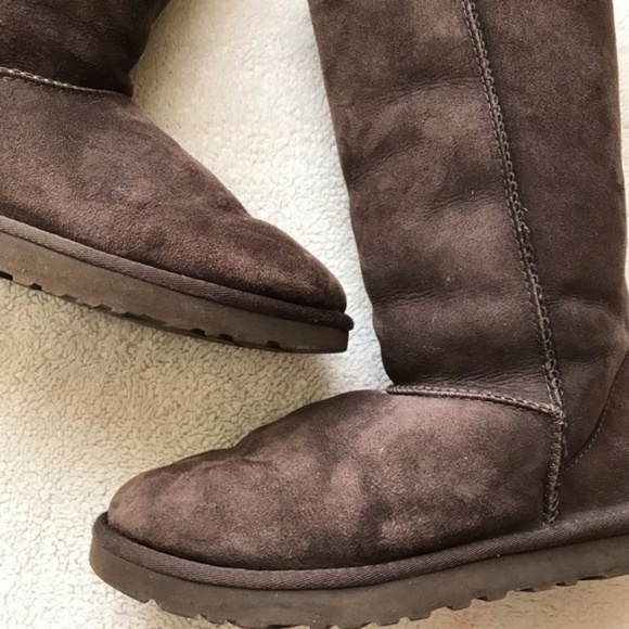 Ugg classic tall boot - Picture 7 of 8